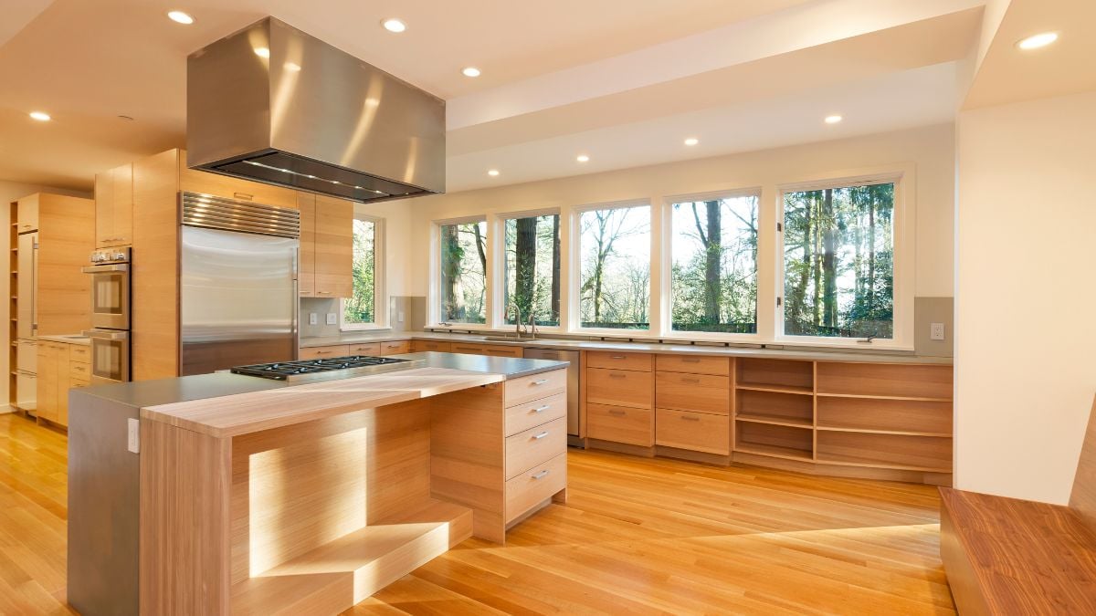 Modern Luxury Kitchen Design with High-End Finishes