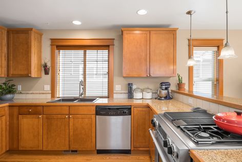 4403-40th-Ave-SW-Seattle-UpgradeRealEstate (10)