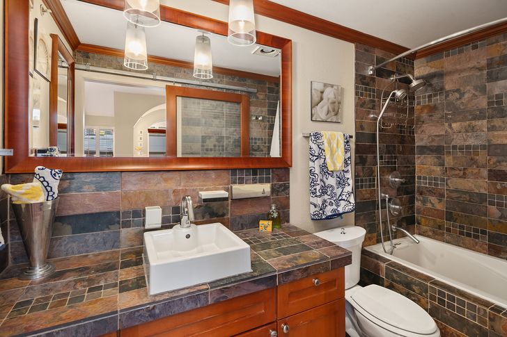 UpgradeRealty-133 Queen Anne Ave N 601 Seattle (7)