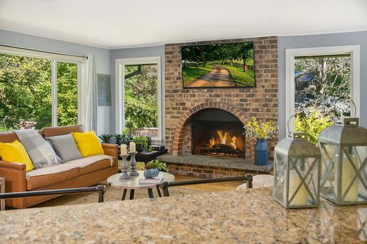 20105-12th-ave-ne-shoreline-UpgradeRealty (14)