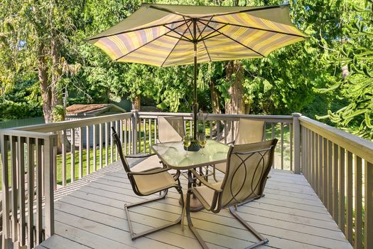 20105-12th-ave-ne-shoreline-UpgradeRealty (15)