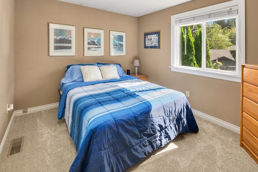 20105-12th-ave-ne-shoreline-UpgradeRealty (18)