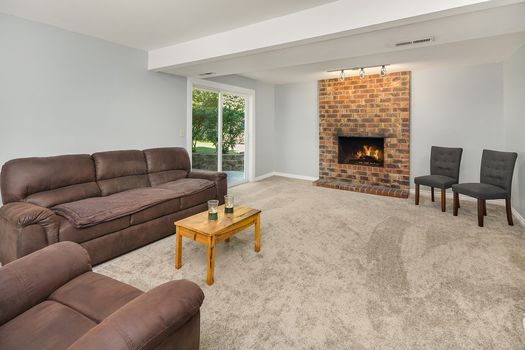 20105-12th-ave-ne-shoreline-UpgradeRealty (21)