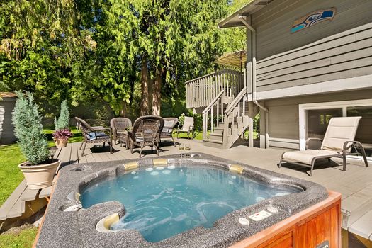 20105-12th-ave-ne-shoreline-UpgradeRealty (26)