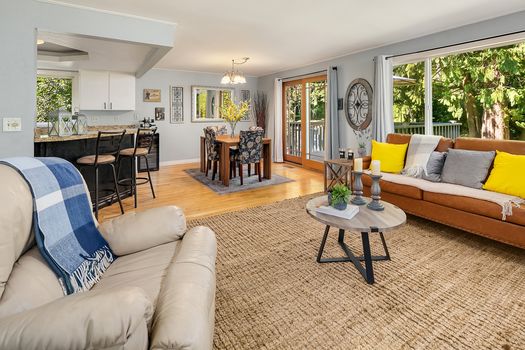 20105-12th-ave-ne-shoreline-UpgradeRealty (6)