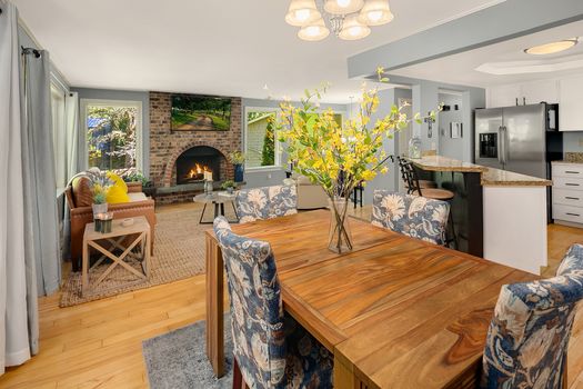 20105-12th-ave-ne-shoreline-UpgradeRealty (8)