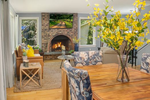 20105-12th-ave-ne-shoreline-UpgradeRealty (9)