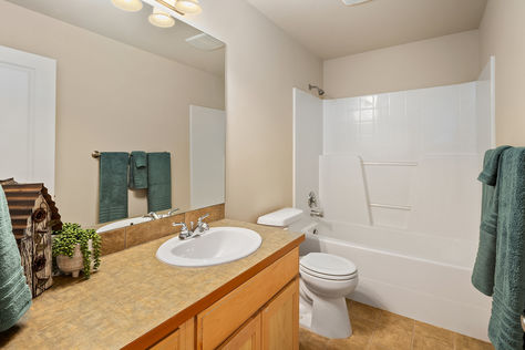 2202 132nd St SW Everett – Upgrade Realty24