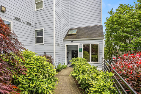 6547 42nd Ave SW #203 Seattle – Upgrade Realty4