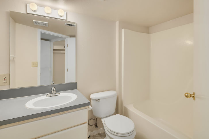 5613 Brooklyn Ave NE Seattle – Upgrade Realty1
