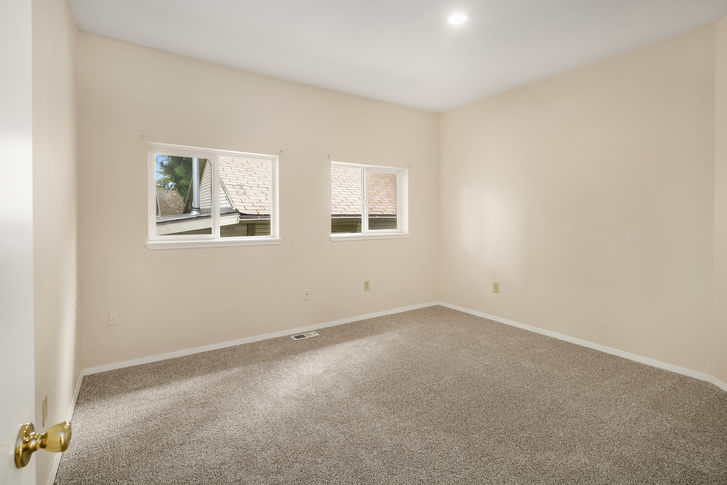 5613 Brooklyn Ave NE Seattle – Upgrade Realty15