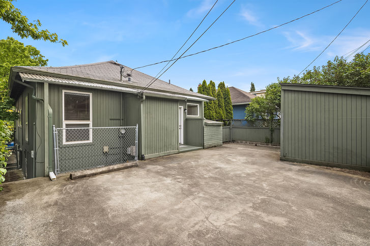 5613 Brooklyn Ave NE Seattle – Upgrade Realty22