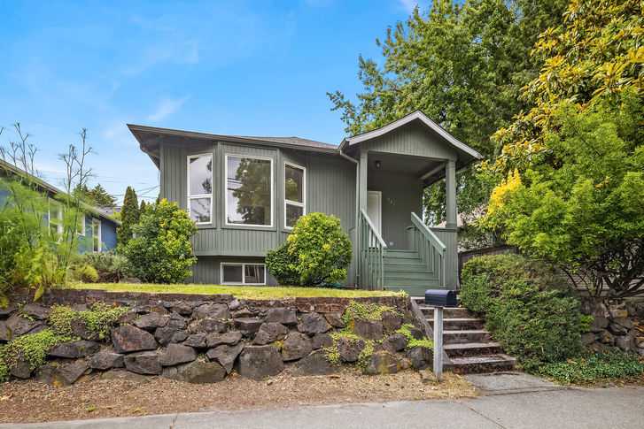 5613 Brooklyn Ave NE Seattle – Upgrade Realty27