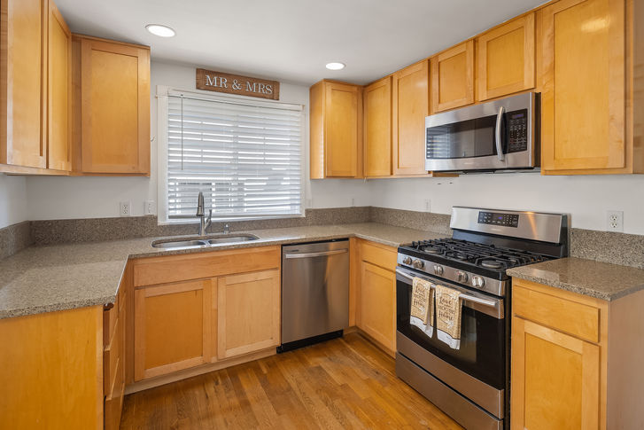 8504 Stone Ave N Seattle – Upgrade Realty10