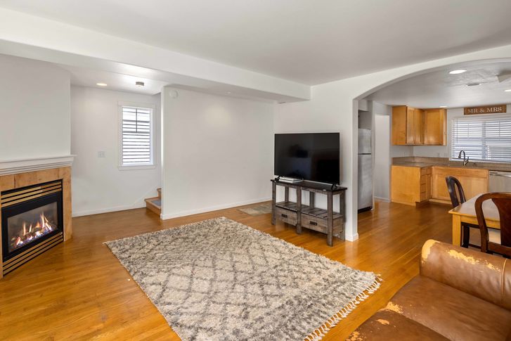 8504 Stone Ave N Seattle – Upgrade Realty12