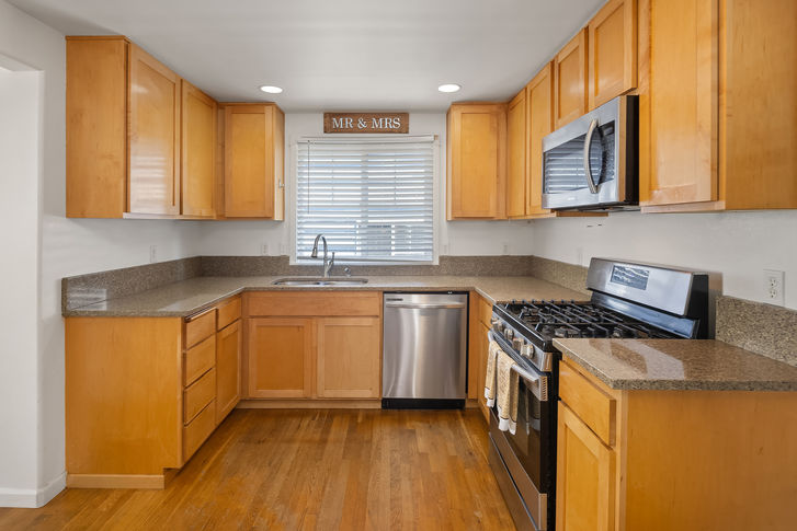 8504 Stone Ave N Seattle – Upgrade Realty9