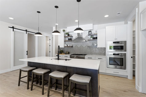 14106 6th Ave SW Burien – Upgrade Realty7