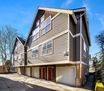 7805 12th Ave NE B Seattle 18