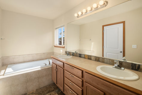 27124 105th Pl SE Kent – Upgrade Realty26