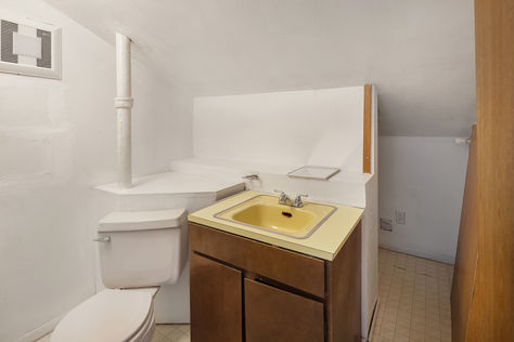 5214 Green Lake Way N Seattle &#8211; Upgrade Realty23