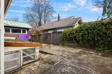 5214 Green Lake Way N Seattle &#8211; Upgrade Realty25-1