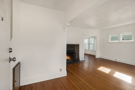 5214 Green Lake Way N Seattle &#8211; Upgrade Realty9