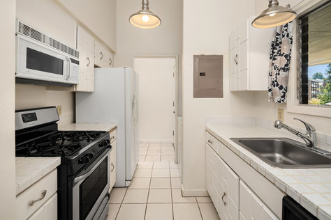 10919 GLen Acres Dr S #D Seattle &#8211; Upgrade Realty10