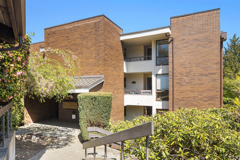 10919 GLen Acres Dr S #D Seattle &#8211; Upgrade Realty26