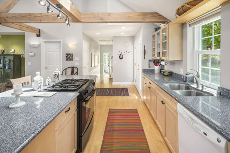 6035 White Deer Ln Freeland &#8211; Upgrade Realty15