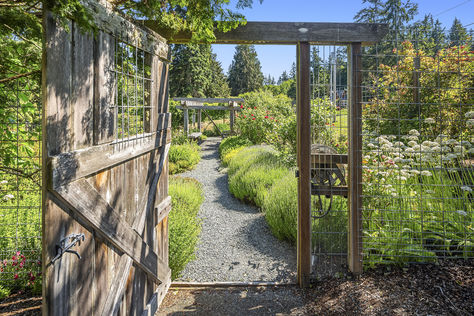 6035 White Deer Ln Freeland &#8211; Upgrade Realty24