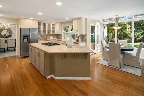 26015 SE 34th St Sammamish – Upgrade Realty11