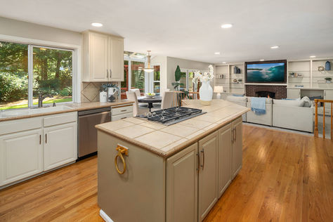 26015 SE 34th St Sammamish – Upgrade Realty15