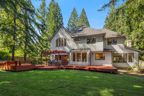 26015 SE 34th St Sammamish – Upgrade Realty32