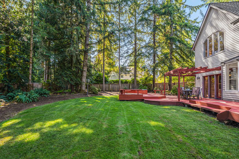 26015 SE 34th St Sammamish – Upgrade Realty36