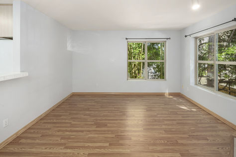 9520 1st Ave NE C302 Seattle – Upgrade Realty2