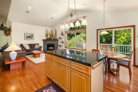 13025 Robinhood Ln Snohomish – Upgrade Realty7