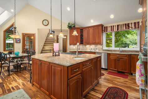 15518 NE 179th St Woodinville – Upgrade Realty15