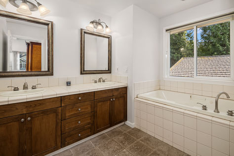 2036 151s Ave SE Bellevue- Upgrade Realty29