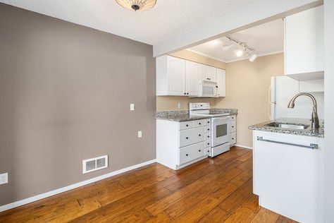 4828 s 187th pl d203 seatac &#8211; Upgrade Realty35