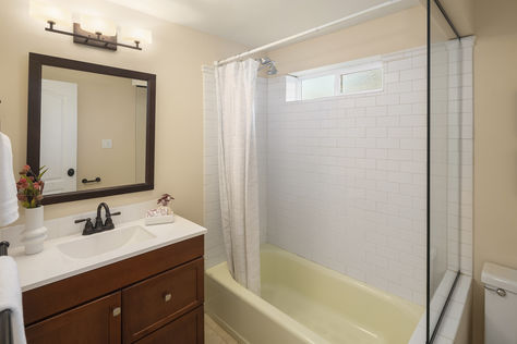 6803 40th Ave NE Seattle &#8211; Upgrade Realty34