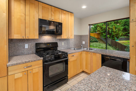 14106 SE 50th St Bellevue – Upgrade Realty14