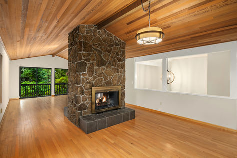 14106 SE 50th St Bellevue – Upgrade Realty7