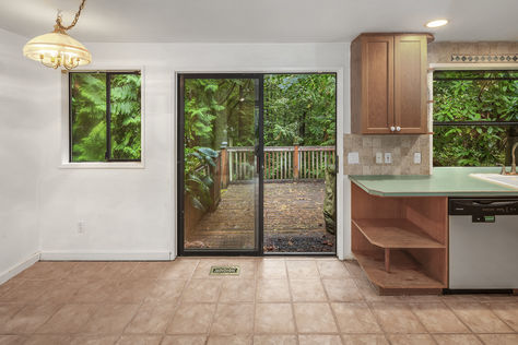 22131 NE 13th Pl Sammamish – Upgrade Realty5