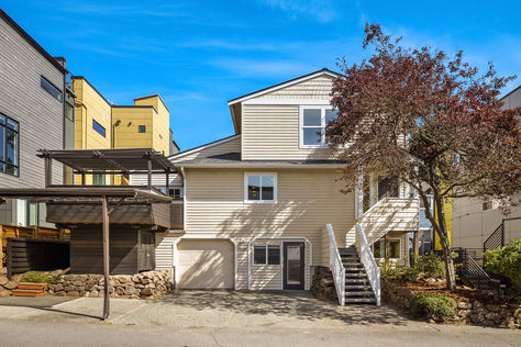 3005 30th Ave W Seattle &#8211; Upgrade Realty1