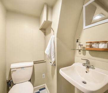 3005 30th Ave W Seattle &#8211; Upgrade Realty13