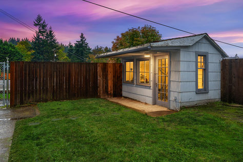 4257 33rd Ave W Seattle – Upgrade Realty25