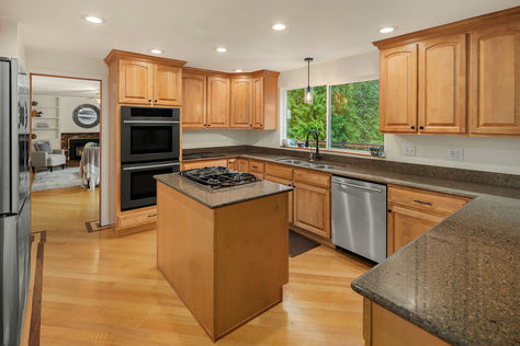 19824 183rd Pl NE Woodinville &#8211; Upgrade Realty11