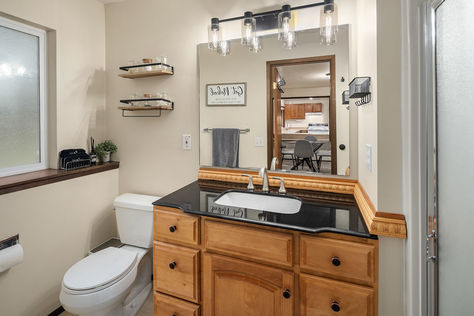 19824 183rd Pl NE Woodinville &#8211; Upgrade Realty35