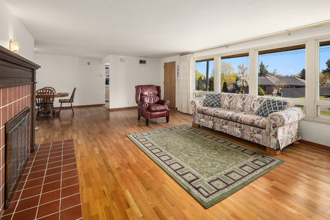 10525 16th Ave S Seattle &#8211; Upgrade Realty14