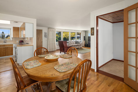 10525 16th Ave S Seattle &#8211; Upgrade Realty17